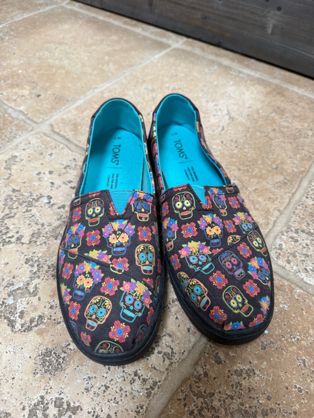 Toms Glow-in-the-Dark Black Sugar Skull Floral Slip-On Shoes with Teal Insole
